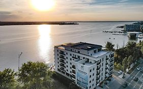 Solid Magic Apart Hotel